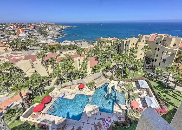 Сasa de vacaciones Resort-style Cabo Getaway With Pools & Ocean Views *