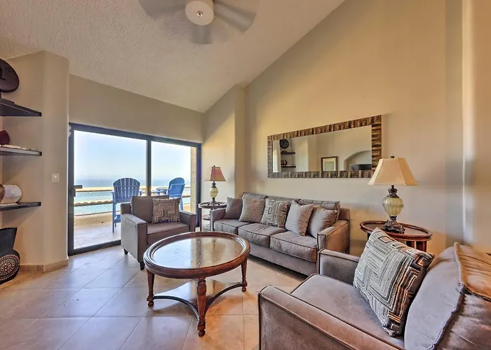 Сasa de vacaciones Resort-style Cabo Getaway With Pools & Ocean Views *